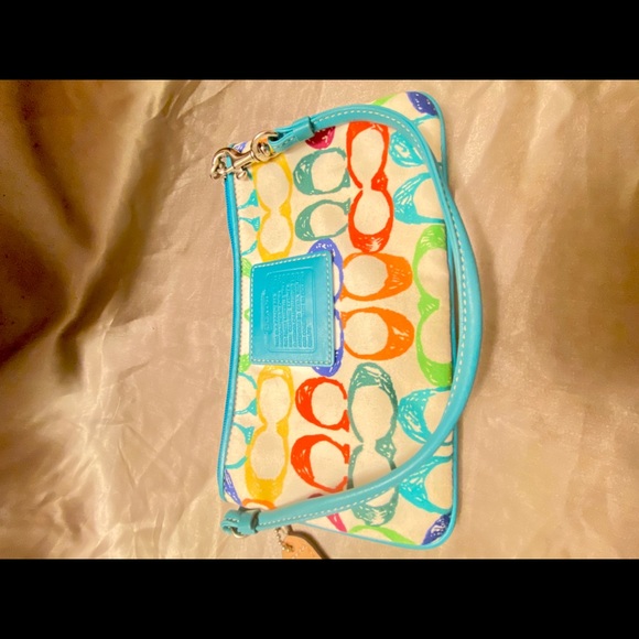 Authentic Coach Small Wristlet - Picture 3 of 5